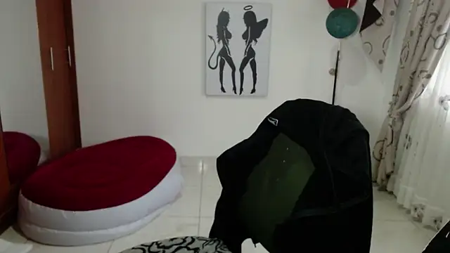 vivian-milf online show from 14, 1, 2026