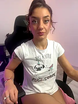 Snapshot of Sandy_Bell chatting on 26, 11, 2025 Sandy Bell online show from 26, 11, 2025