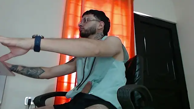 latin-dick18 online show from 25, 11, 2025