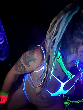 Snapshot of Horny_hippie chatting on 17, 11, 2025 Horny hippie online show from 17, 11, 2025