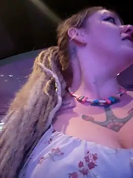 Snapshot of Horny_hippie chatting on 20, 11, 2025 Horny hippie online show from 20, 11, 2025