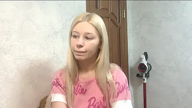 Barbie Blondie online show from 17, 12, 2025