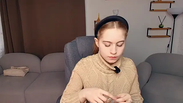 Snapshot of FairrryBluuum chatting on 1, 12, 2025 FairrryBluuum online show from 1, 12, 2025