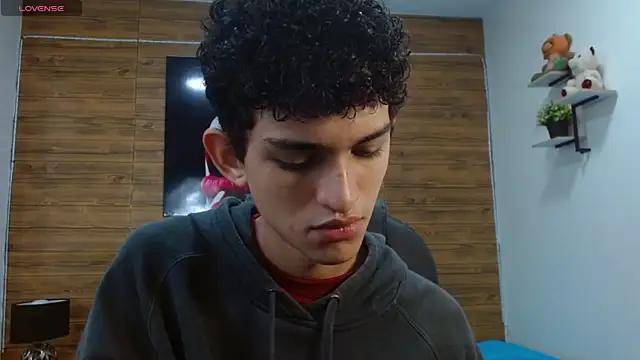 Michaelkoiv online show from 3, 12, 2025