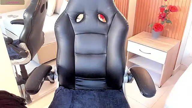 Snapshot of samantha_quinnn chatting on 21, 12, 2025 samantha quinnn online show from 21, 12, 2025