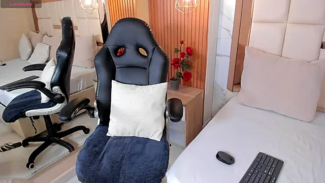 Snapshot of samantha_quinnn chatting on 8, 1, 2026 samantha quinnn online show from 8, 1, 2026