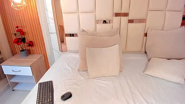 Snapshot of samantha_quinnn chatting on 4, 2, 2026 samantha quinnn online show from 4, 2, 2026