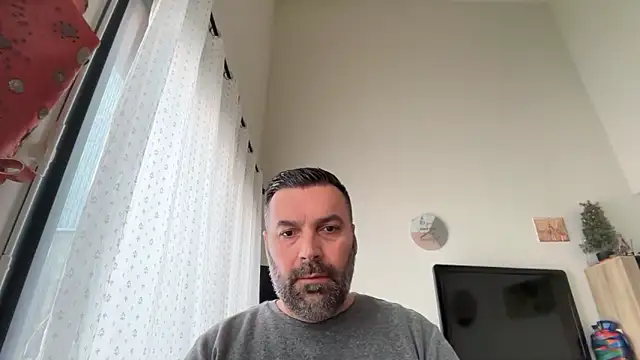 Snapshot of coolsmith81 chatting on 13, 5, 2026 coolsmith81 online show from 13, 5, 2026