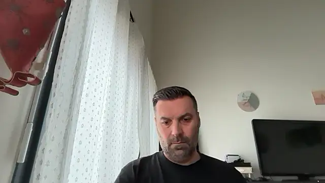 Snapshot of coolsmith81 chatting on 19, 5, 2026 coolsmith81 online show from 19, 5, 2026