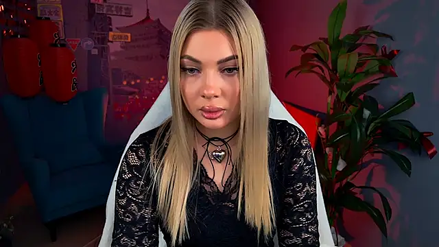 HyileyClark online show from 10, 3, 2026