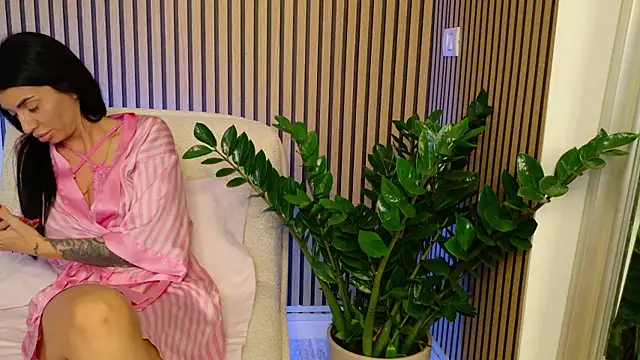 Snapshot of _Khalifa_ chatting on 27, 11, 2025 Khalifa online show from 27, 11, 2025