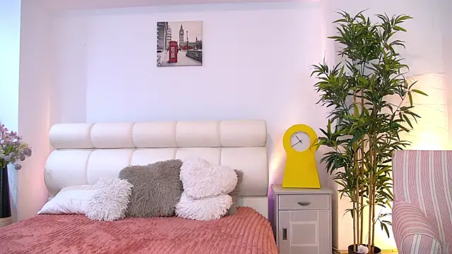 Cougar Milff online show from 7, 1, 2026