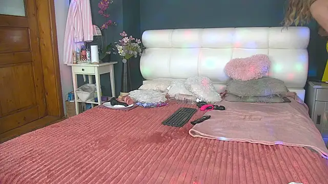 Snapshot of Cougar_Milff chatting on 29, 4, 2026 Cougar Milff online show from 29, 4, 2026
