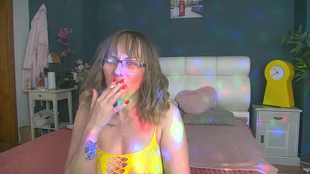 Snapshot of Cougar_Milff chatting on 6, 5, 2026 Cougar Milff online show from 6, 5, 2026