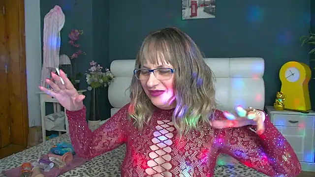Snapshot of Cougar_Milff chatting on 18, 5, 2026 Cougar Milff online show from 18, 5, 2026