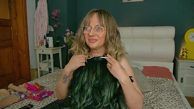 Snapshot of Cougar_Milff chatting on 27, 5, 2026 Cougar Milff online show from 27, 5, 2026