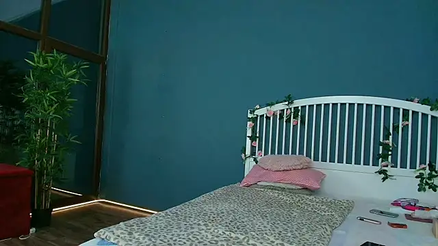 Snapshot of Cougar_Milff chatting on 18, 6, 2026 Cougar Milff online show from 18, 6, 2026