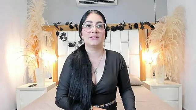 Snapshot of GabyJhons chatting on 16, 12, 2025 GabyJhons online show from 16, 12, 2025