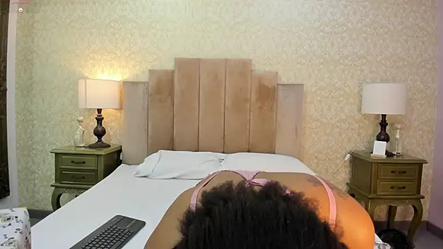 KarenNewman online show from 17, 12, 2025