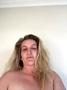 Snapshot of Skyme2713 chatting on 2, 12, 2025 Skyme2713 online show from 2, 12, 2025