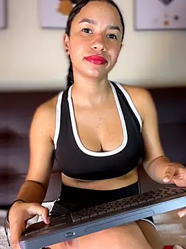 Snapshot of ZoeyFierce chatting on 10, 7, 2026 ZoeyFierce online show from 10, 7, 2026