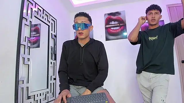 Snapshot of COUPLES_BOYS chatting on 29, 11, 2025 COUPLES BOYS online show from 29, 11, 2025