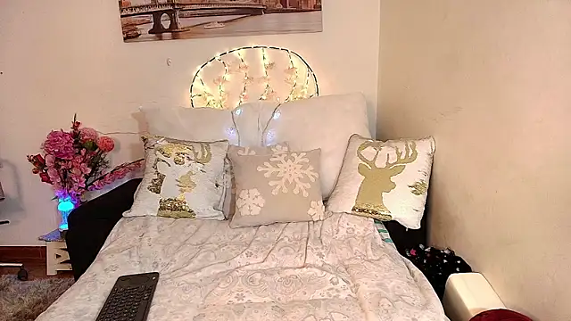 SweetMalory online show from 15, 12, 2025