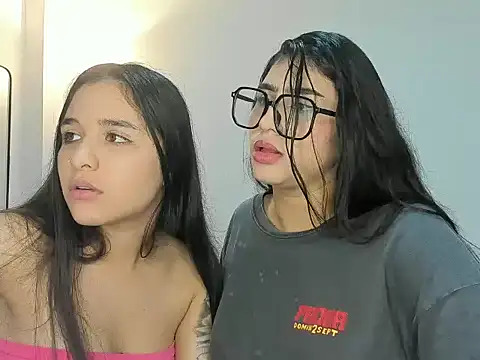 Snapshot of ROUS_SWEET_ chatting on 2, 12, 2025 ROUS SWEET online show from 2, 12, 2025