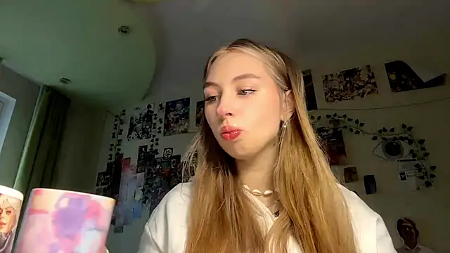 Snapshot of AmandaVyhnal chatting on 28, 11, 2025 AmandaVyhnal online show from 28, 11, 2025