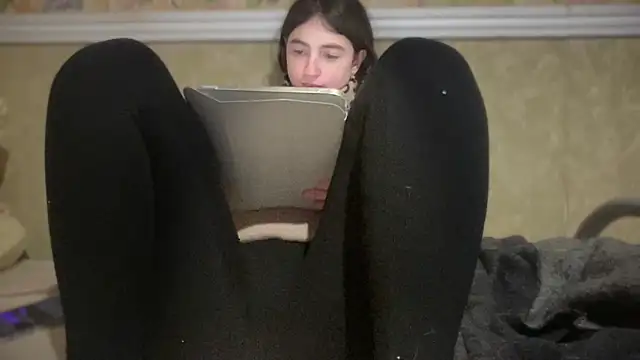 Snapshot of Aphr0ditee chatting on 14, 4, 2026 Aphr0ditee online show from 14, 4, 2026