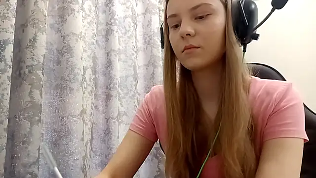 CrackShirker online show from 17, 12, 2025