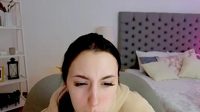 Snapshot of Miss__Linn chatting on 5, 2, 2026 Miss Linn online show from 5, 2, 2026