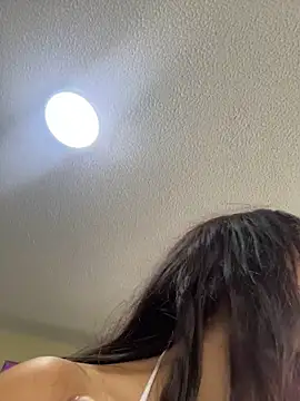 Snapshot of Mia_fiire chatting on 27, 4, 2026 Mia fiire online show from 27, 4, 2026