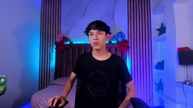 SthepanodiMonaco online show from 17, 12, 2025