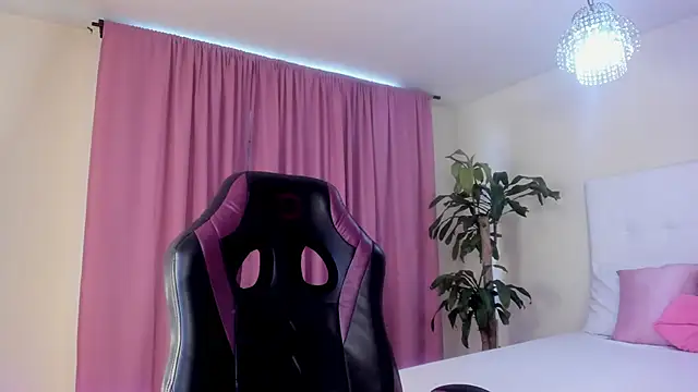 Emmaa Queen  online show from 8, 1, 2026