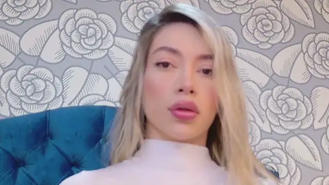 AnnaQuinn online show from 22, 12, 2025