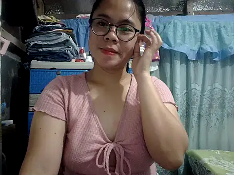 Snapshot of xxdreamgirl69 chatting on 6, 5, 2026 xxdreamgirl69 online show from 6, 5, 2026