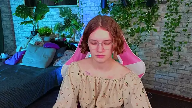 Mia Mooore online show from 24, 2, 2026