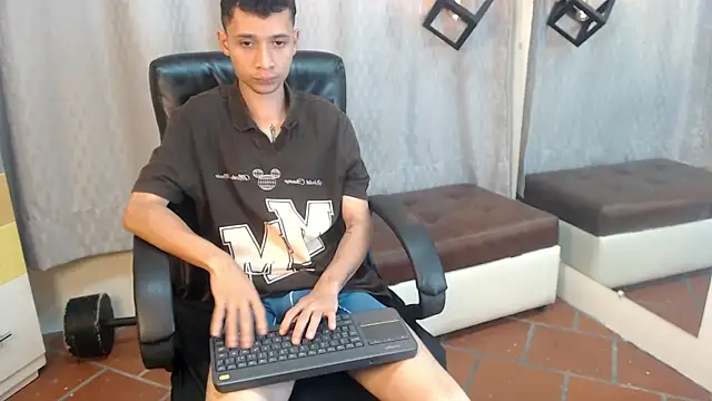 LucassSmith11 online show from 2, 6, 2026