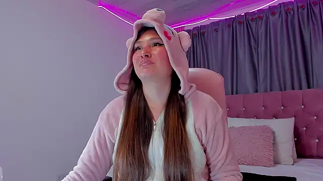 AngieG02  online show from 16, 12, 2025