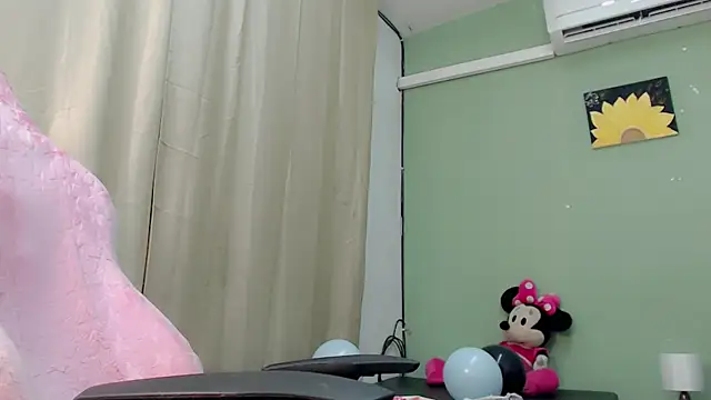 Mishell hot  online show from 11, 1, 2026