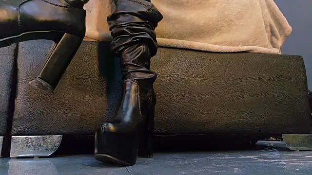 MilaDeRoux online show from 19, 2, 2026