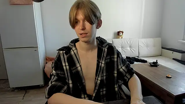 Snapshot of y0urSteve chatting on 9, 5, 2026 y0urSteve online show from 9, 5, 2026