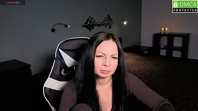 Snapshot of BettyMoon1 chatting on 30, 11, 2025 BettyMoon1 online show from 30, 11, 2025