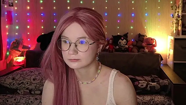 Snapshot of Kitty_smalltits chatting on 4, 3, 2026 Kitty smalltits online show from 4, 3, 2026