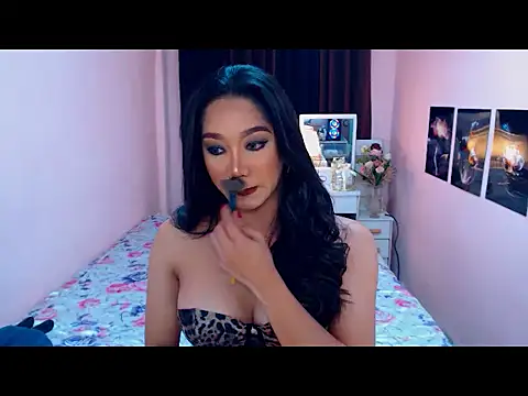 UrScreenGoddess online show from 13, 2, 2026