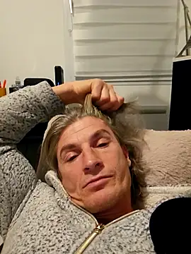 Snapshot of coltstudiogrouperic chatting on 2, 12, 2025 coltstudiogrouperic online show from 2, 12, 2025