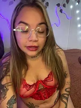 Snapshot of Lindalatina2001 chatting on 28, 4, 2026 Lindalatina2001 online show from 28, 4, 2026
