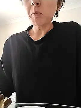 Amy01112 online show from 11, 4, 2026