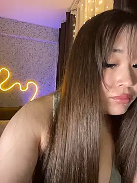 Snapshot of MonamiOnizuka chatting on 14, 12, 2025 MonamiOnizuka online show from 14, 12, 2025